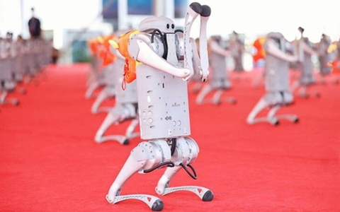 China setzt auf Wachstums-Strategie mit Robotern - Foto: presseportal.de