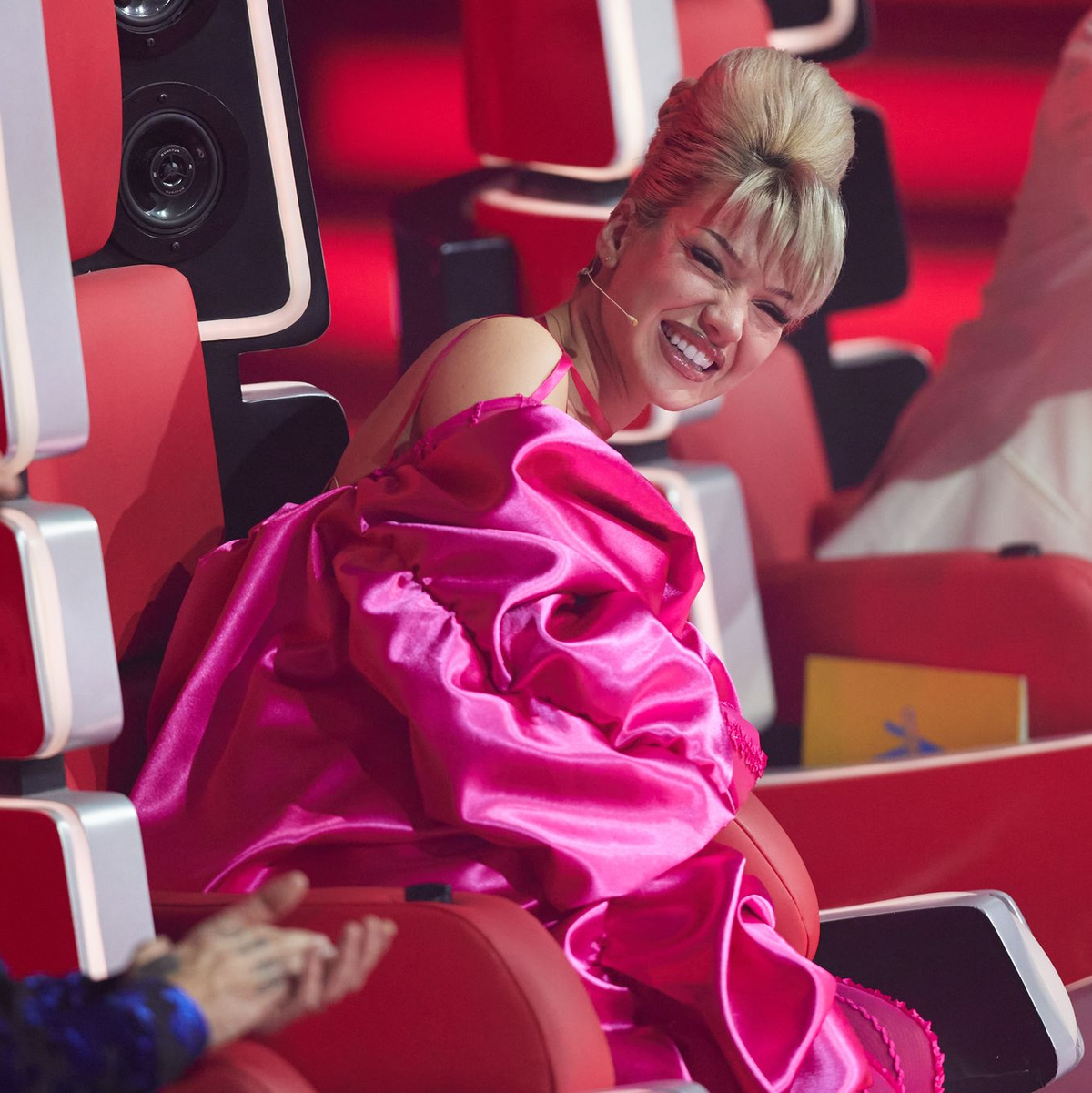 Mit Nummer-eins-Platzierungen kennt sich Rapperin Shirin David aus. (Fotoarchiv)  - Foto: Joerg Carstensen/dpa