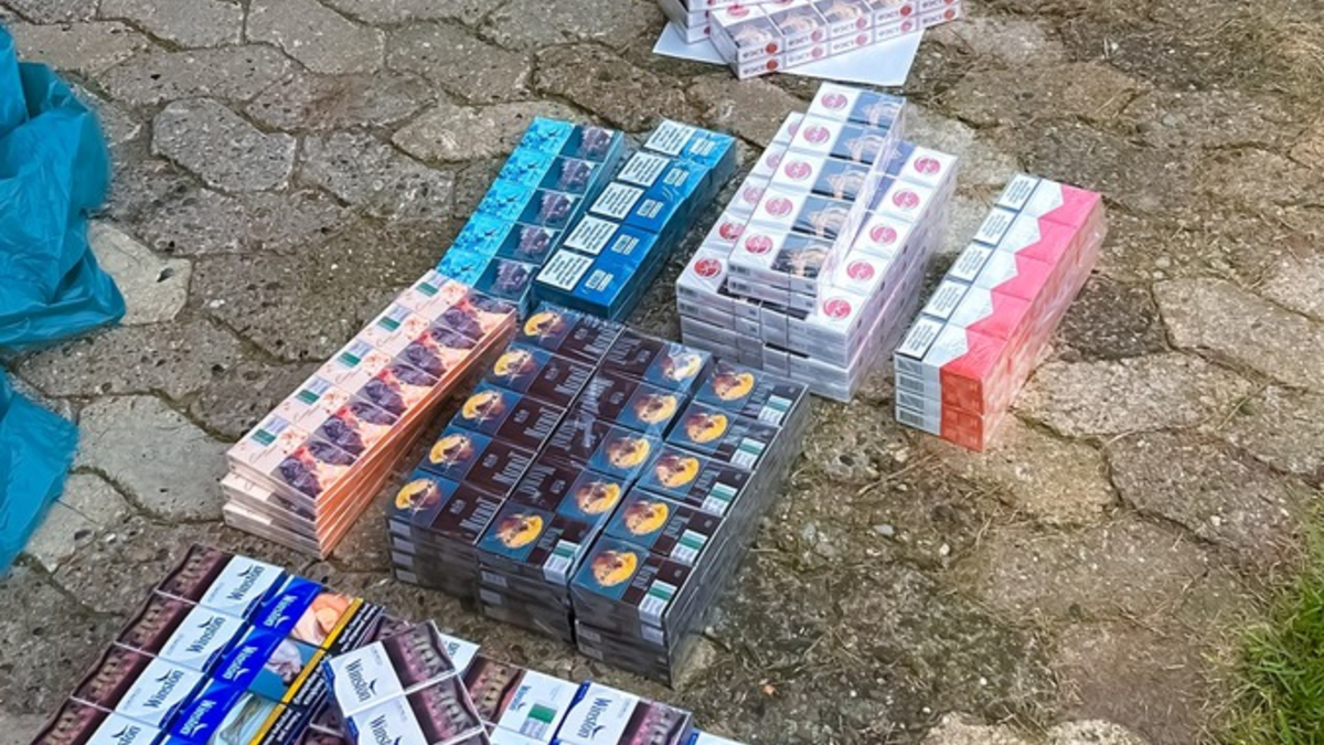 HZA-OL: Zoll: Unversteuerte Zigaretten auf Flohmarkt - Foto: presseportal.de