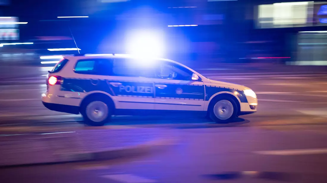 Trotz einer Notoperation starb die Frau im Krankenhaus an ihren Verletzungen. (Symbolbild) - Bild: Lino Mirgeler/dpa