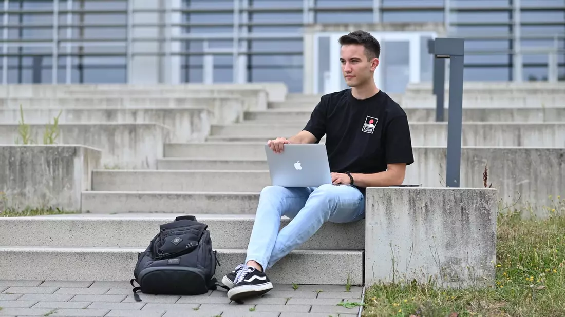 Mitversicherung während Ausbildung, Studium und Freiwilligendienst - Krankenversichert während Auslandssemester - Bild: presseportal.de