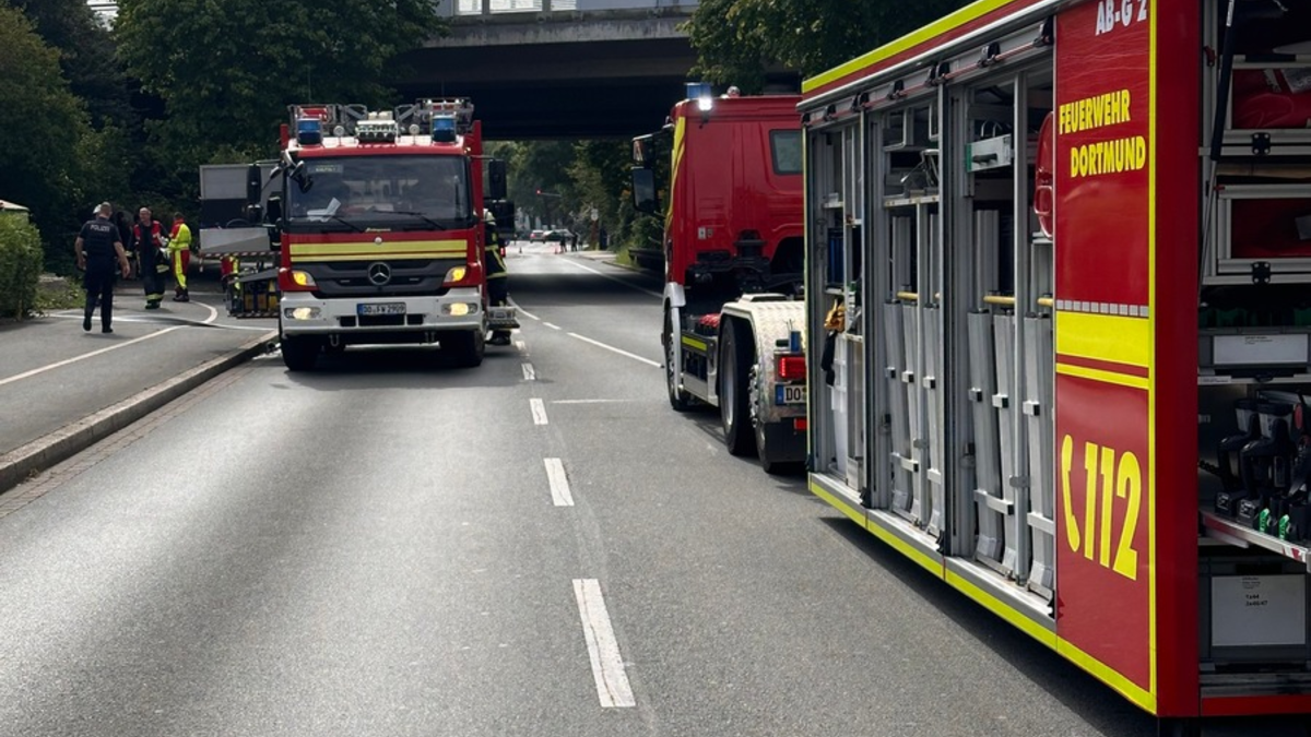 FW-DO: ABC-Einsatz in Dortmund Brackel sorgt für Straßensperrung - Foto: presseportal.de