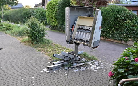 POL-NE: Unbekannte knacken Zigarettenautomaten - Foto: presseportal.de