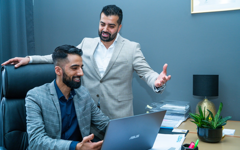 B2B-Kaltakquise - Sani Nagpal und Vensen Mehra von der ProfitSale GmbH verraten, welche Fehler zum Misserfolg führen - Foto: presseportal.de B2B-Kaltakquise - Sani Nagpal und Vensen Mehra von der ProfitSale GmbH verraten, welche Fehler zum Misserfolg führen - Foto: presseportal.de