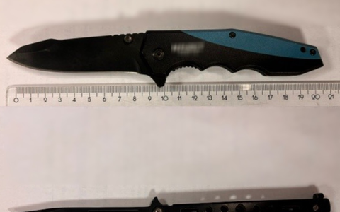 BPOL NRW: 22-Jähriger mit Messern im Gepäck - Bundespolizei ermittelt - Foto: presseportal.de