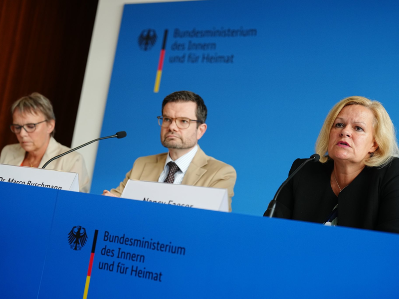 Die Bundesregierung hat sich nach dem Anschlag von Solingen auf ein Maßnahmenpaket geeinigt. - Foto: Kay Nietfeld/dpa