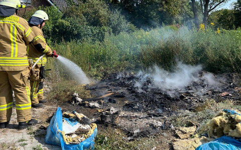 FW-OLL: Feuerwehr Wildeshausen löscht illegales Feuer in der Harpstedter Straße - Foto: presseportal.de