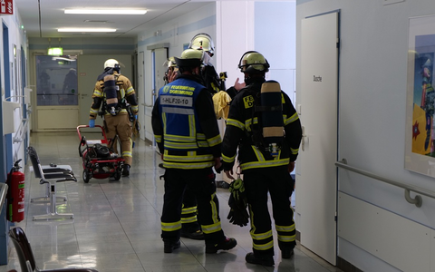 FW-DO: ABC-Einsatz im Klinikum - Defekter Kühlschrank sorgt für Stationsräumung - Foto: presseportal.de