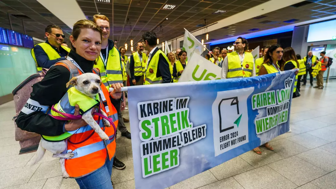Der Streik beim Ferienflieger Discover geht weiter. - Bild: Andreas Arnold/dpa
