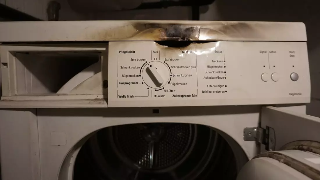 FW Ratingen: Brennender Wäschetrockner in Eggerscheidt - Bild: presseportal.de