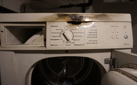 FW Ratingen: Brennender Wäschetrockner in Eggerscheidt - Foto: presseportal.de