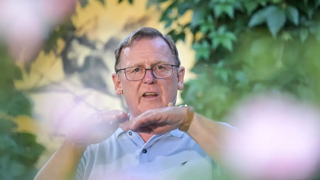 Ministerpräsident Ramelow muss um sein Amt fürchten - seine Linke steht in Thüringen in einer neuen Umfrage bei 13 Prozent. (Archivfoto) - Bild: Hannes P. Albert/dpa