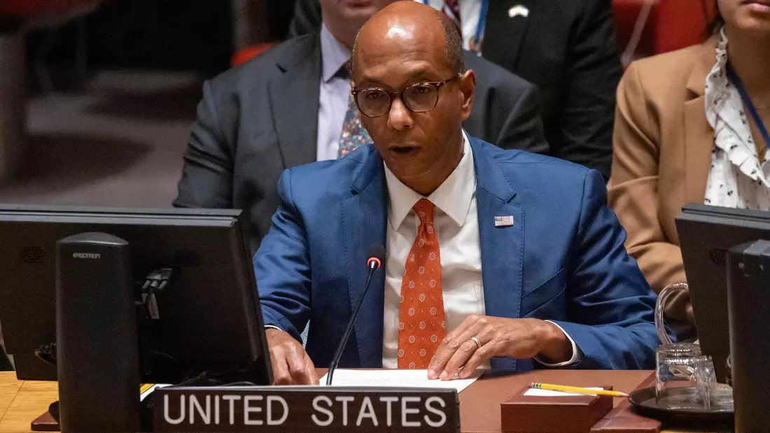 Der stellvertretende amerikanische UN-Botschafter Robert Wood kritisiert Israel wegen des Beschusses eines UN-Fahrzeuges. - Bild: Yuki Iwamura/FR171758 AP/AP