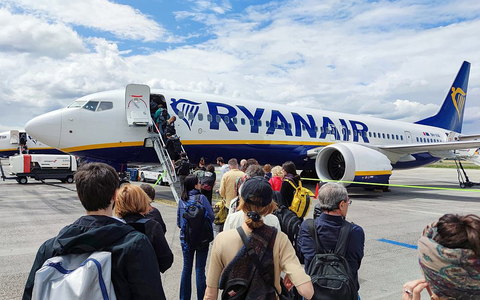 Passagiere vor Einstieg in Ryanair-Maschine (Archiv) - Foto: über dts Nachrichtenagentur