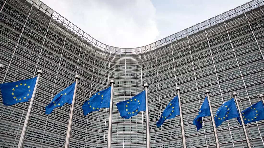 Das Berlaymont-Gebäude der EU-Kommission: Werden hier künftig wieder mehr Männer Spitzenpositionen bekleiden? (Archivbild) - Bild: Marcel Kusch/dpa
