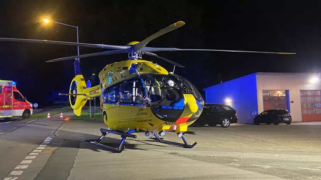 FW Horn-Bad Meinberg: Zwei Schwer-Brandverletzte Personen durch Stichflamme - zwei Rettungshubschrauber im Einsatz - Transport in Spezialkliniken - Bild: presseportal.de