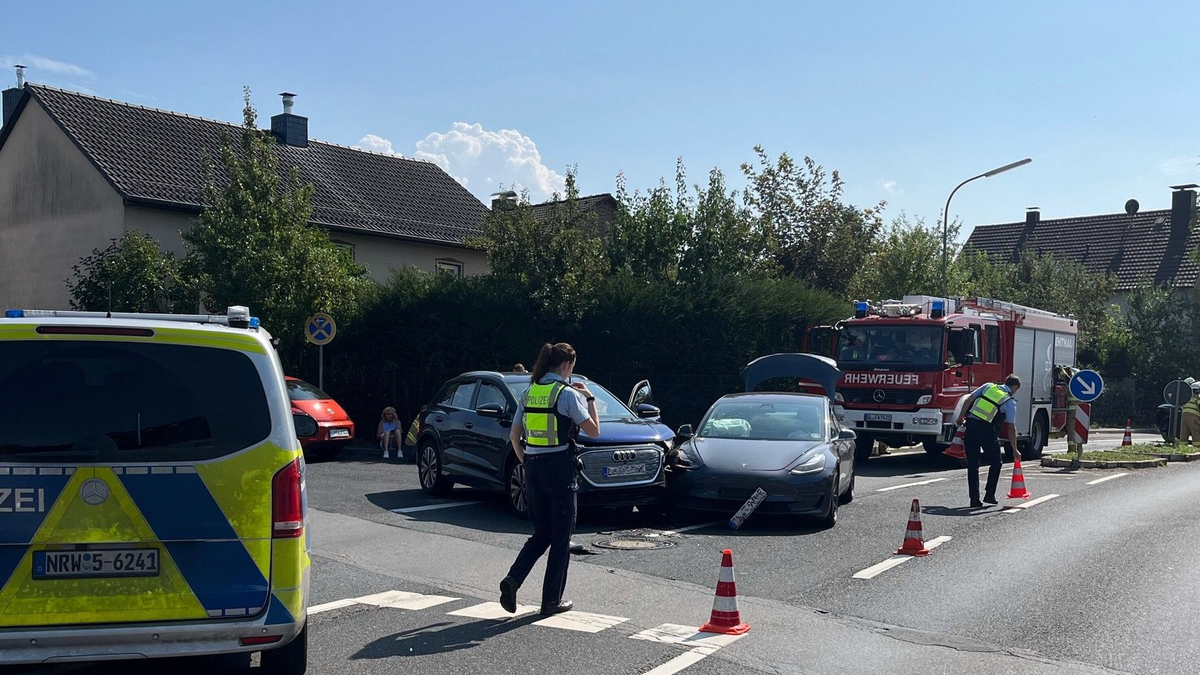 POL-RBK: Odenthal - 2 Verletzte und hoher Sachschaden bei Unfall an einer Einmündung in Blecher - Foto: presseportal.de
