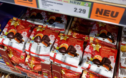 Zwei Drittel der Verbraucher lehnen den frühen Verkauf von Weihnachtsgebäck ab. - Foto: Henning Kaiser/dpa