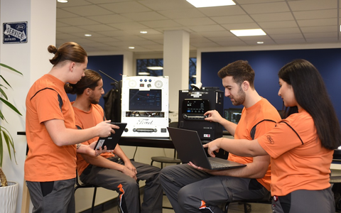 154 junge Menschen starten ihre Ausbildung bei den Ford-Werken - Foto: presseportal.de
