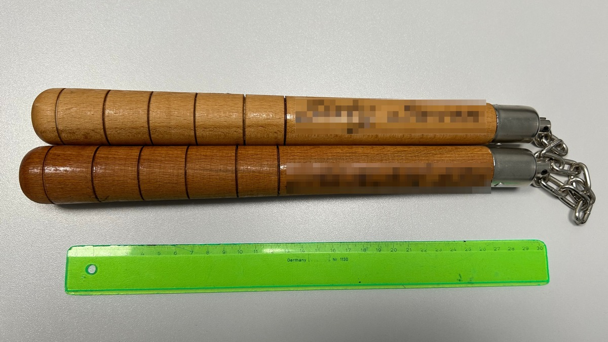 HZA-IZ: Zoll beschlagnahmt Würgeholz am Flughafen Hamburg / Am Flughafen Hamburg hat der Zoll bei einem Reisenden ein Würgeholz aus dem Verkehr gezogen - Foto: presseportal.de