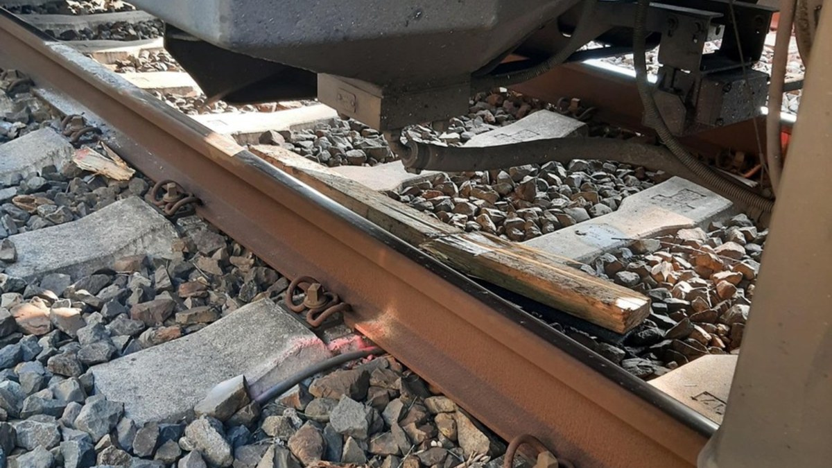 BPOL-HB: Unbekannte legen mehrere Gegenstände ins Gleis - Bundespolizei sucht Zeugen - Foto: presseportal.de