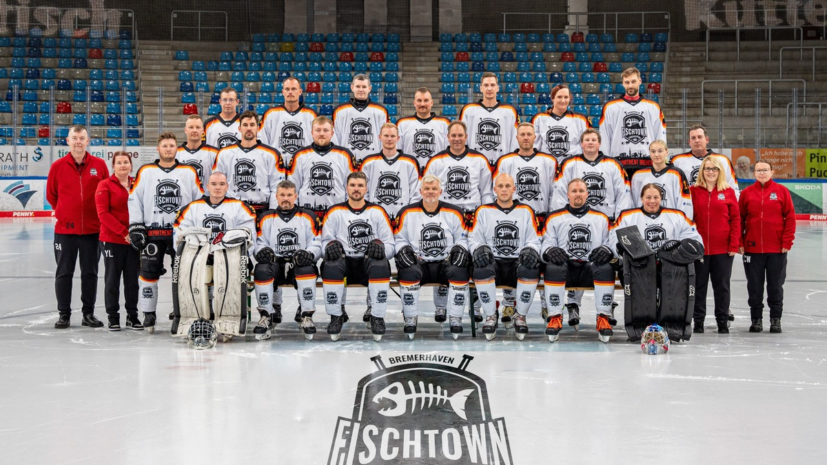 FW Bremerhaven: Fischtown Firefighters nehmen am internationalen Eishockeybehördenturnier in Finnland teil - Foto: presseportal.de