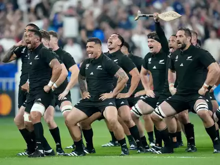 Rugbyspieler machten das Ritual weltberühmt. (Archivbild) - Foto: Christophe Ena/AP/dpa