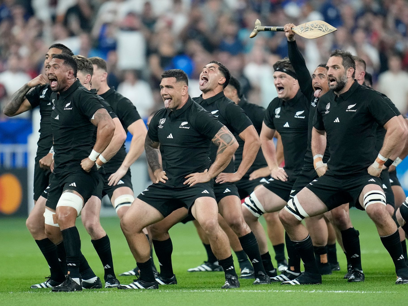 Rugbyspieler machten das Ritual weltberühmt. (Archivbild) - Foto: Christophe Ena/AP/dpa