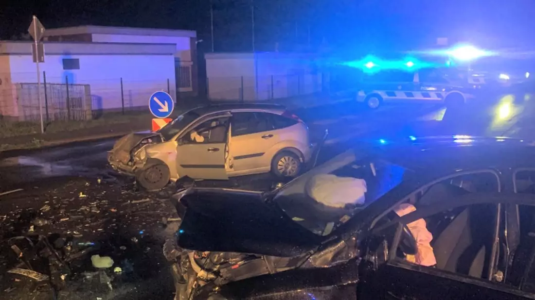 POL-AC: Frontalzusammenstoß - vier Verletzte bei Verkehrsunfall - Bild: presseportal.de