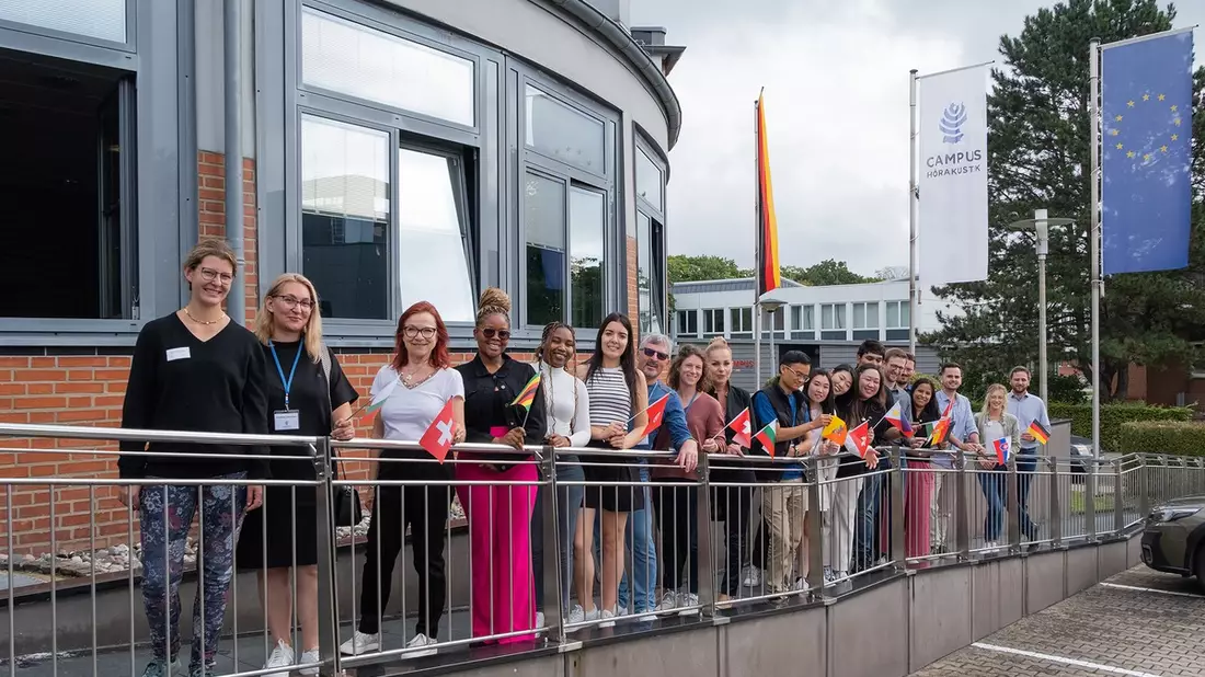 International Summer Academy: Fachkräfte aus aller Welt bilden sich am Campus Hörakustik fort - Bild: presseportal.de