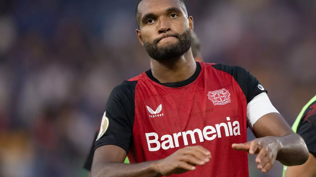 Jonathan Tah bleibt bei Bayer Leverkusen. - Bild: Hendrik Schmidt/dpa