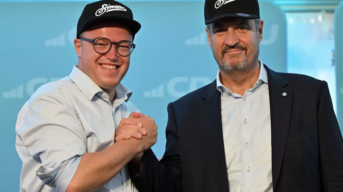 Thüringens CDU-Spitzenkandidat Mario Voigt hat sich Unterstützung aus Bayern geholt - Bild: Martin Schutt/dpa