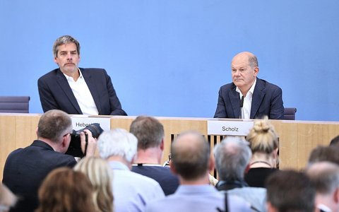 Steffen Hebestreit und Olaf Scholz (Archiv) - Foto: über dts Nachrichtenagentur