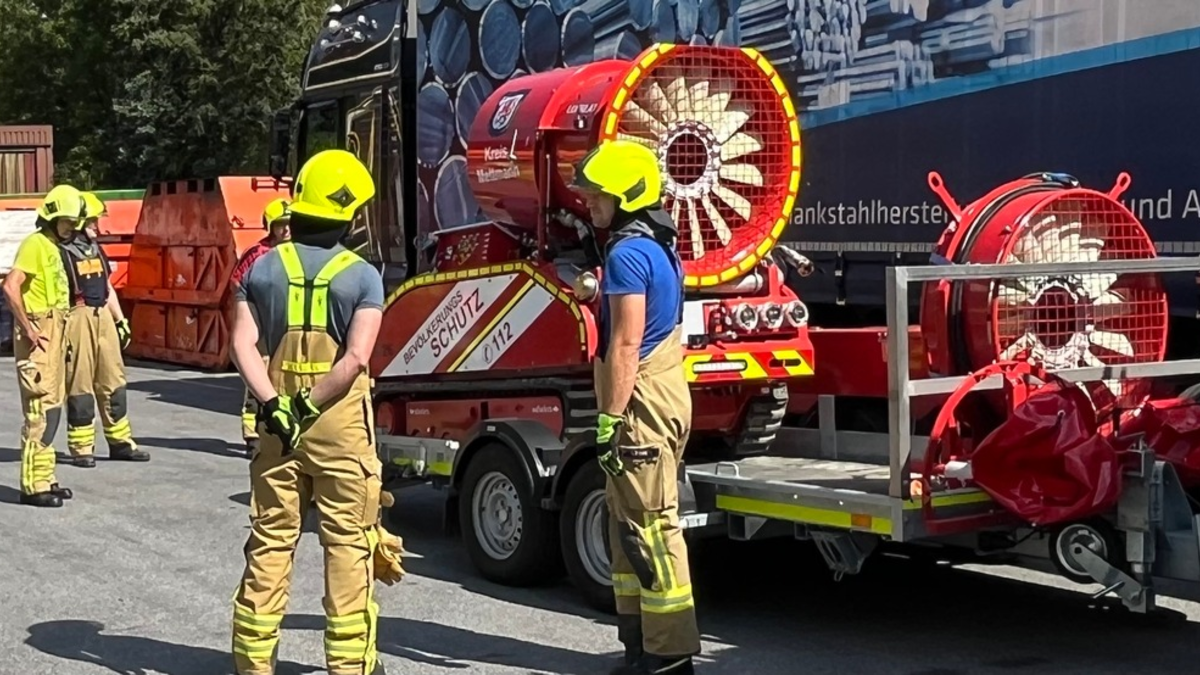 FW Ratingen: Unterstützung bei Brand in einem Gewerbebetrieb in Velbert - Foto: presseportal.de