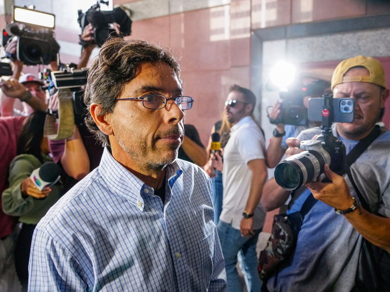 Nach dem Tod des Schauspielers Matthew Perry räumt ein angeklagter Arzt seine Schuld ein. (Archivbild) - Foto: Damian Dovarganes/AP/dpa