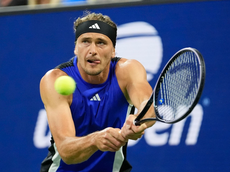 Kann sich auf seine Physis verlassen: Alexander Zverev erreicht Achtelfinale bei US Open. - Foto: Frank Franklin II/AP/dpa