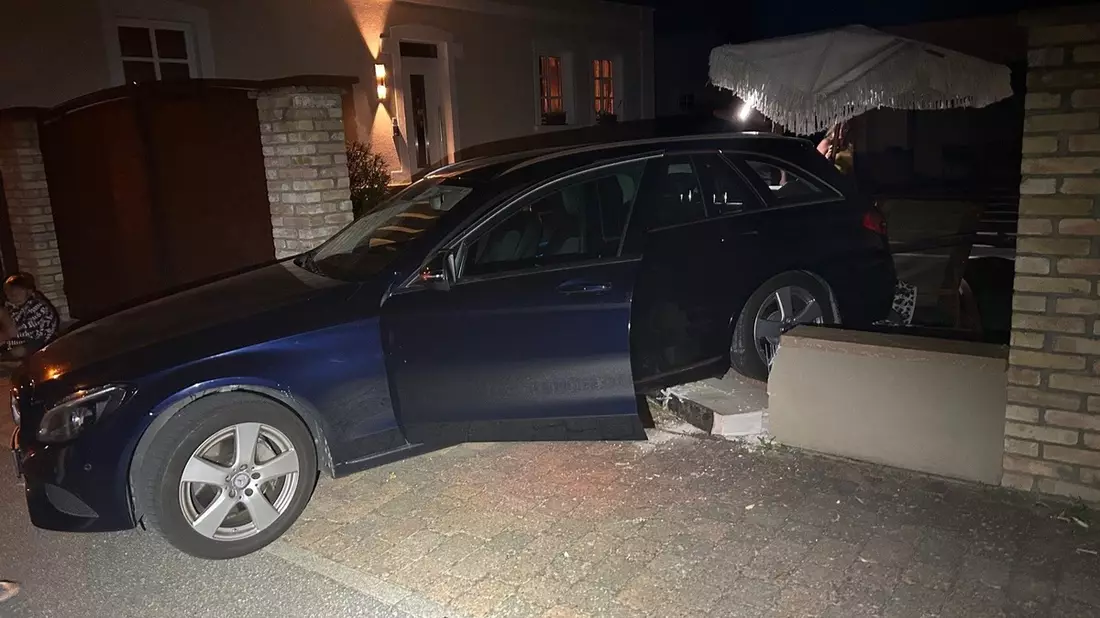 POL-PDLD: Verkehrsunfall mit erheblichem Sachschaden in Neuburg am Rhein - Bild: presseportal.de