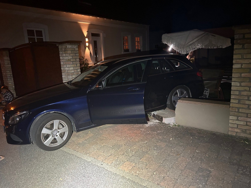 POL-PDLD: Verkehrsunfall mit erheblichem Sachschaden in Neuburg am Rhein - Foto: presseportal.de