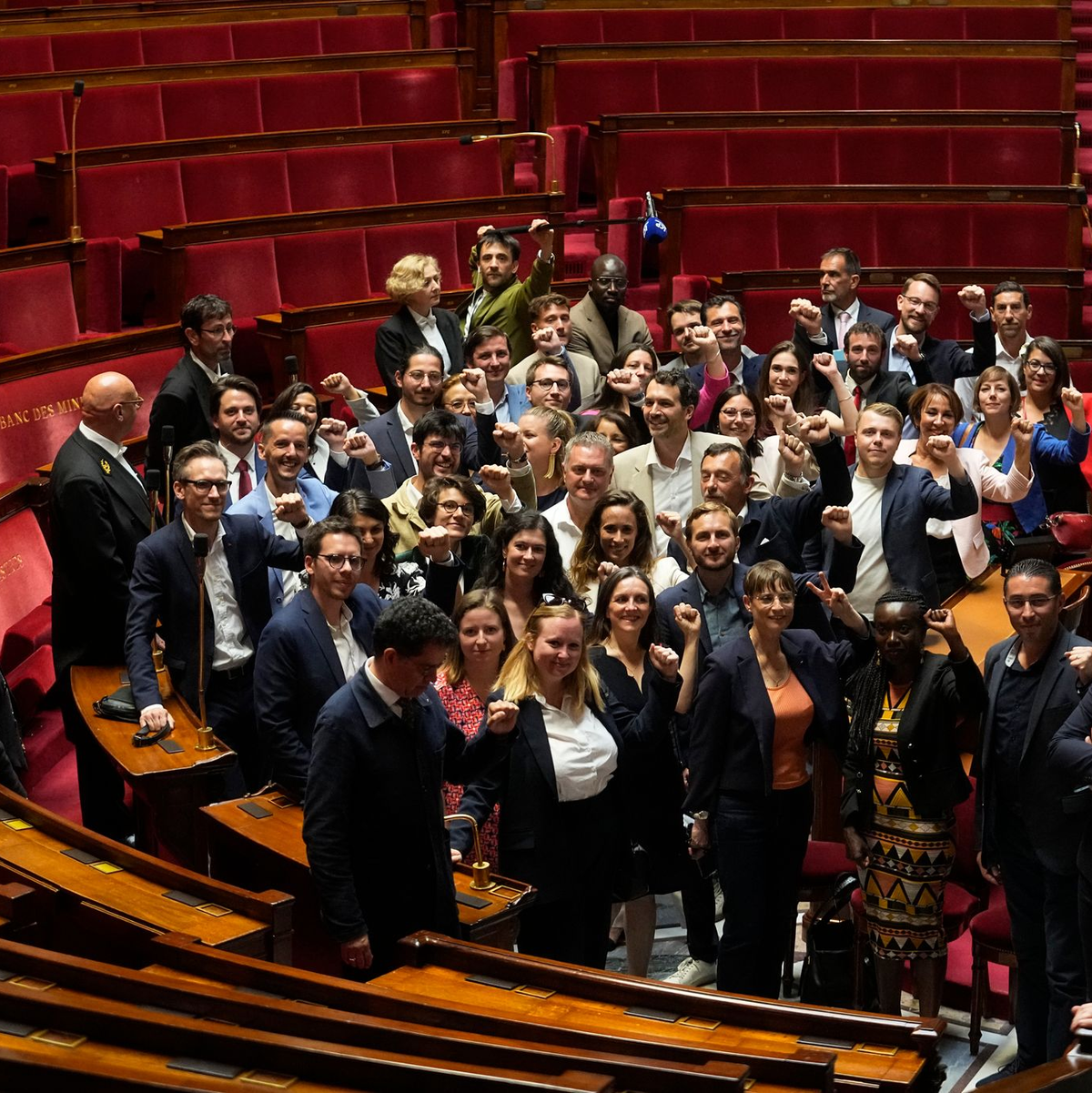 An der Partei LFI scheiden sich bei der Regierungssuche die Geister. (Archivbild) - Foto: Michel Euler/AP/dpa