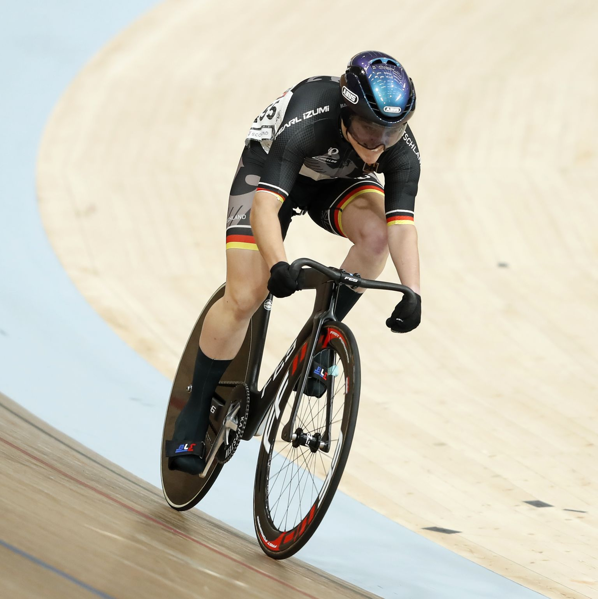 Maike Hausberger holte sich in Paris die Bronzemedaille. - Foto: Will Matthews/PA Wire/dpa