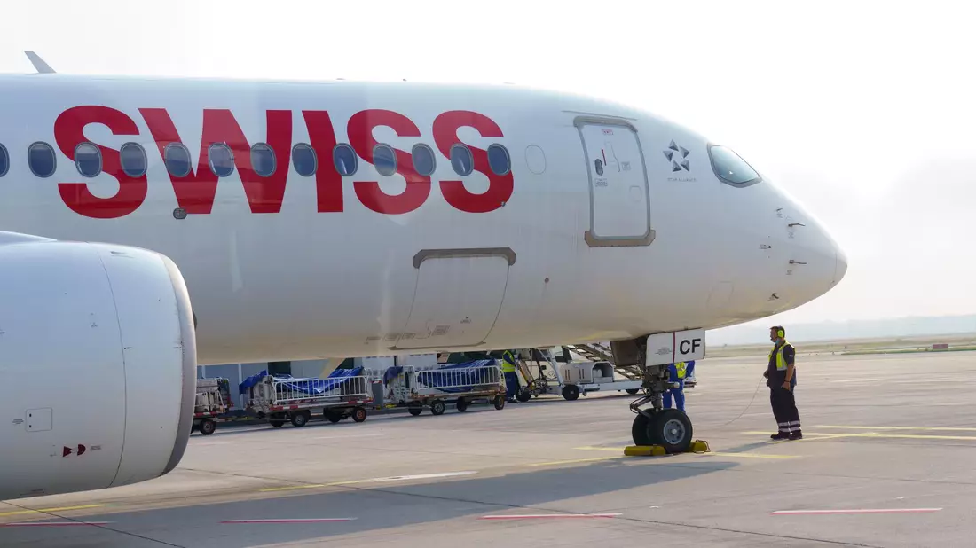 Personalengpass zwingt Swiss zu Flugstreichungen. (Archivbild) - Bild: Andreas Arnold/dpa
