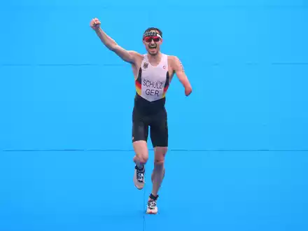 Warteschleife: Triathlet Martin Schulz peilt sein drittes Paralympics-Gold an. - Foto: Karl-Josef Hildenbrand/dpa