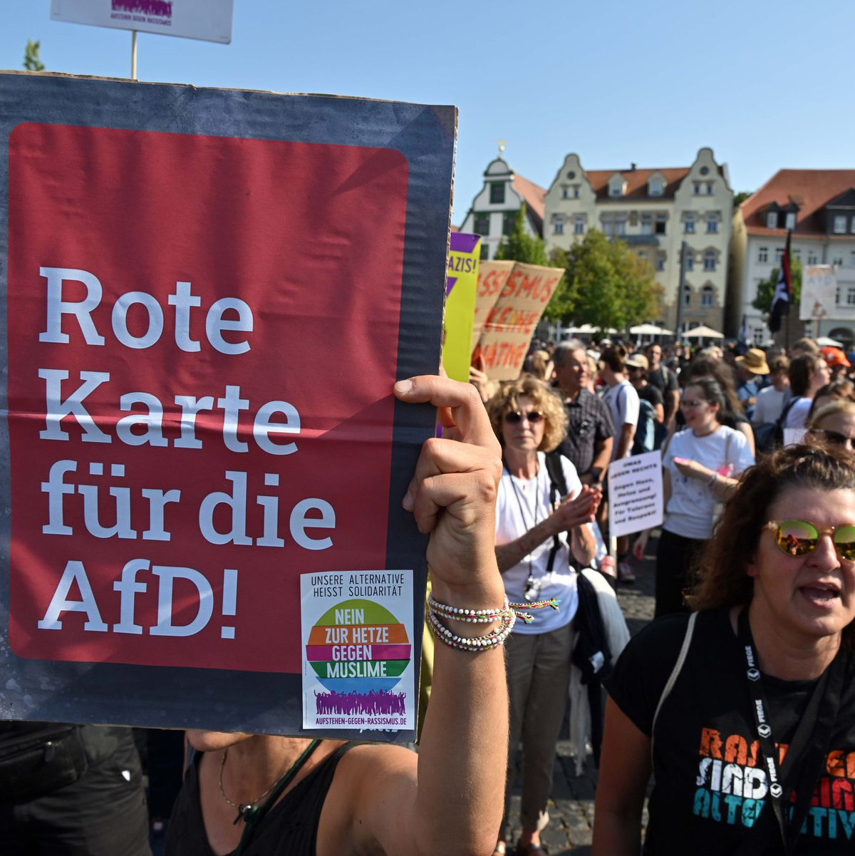 Protest gegen die AfD auf Thüringens Straßen - Foto: Martin Schutt/dpa