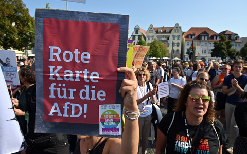 Protest gegen die AfD auf Thüringens Straßen - Foto: Martin Schutt/dpa