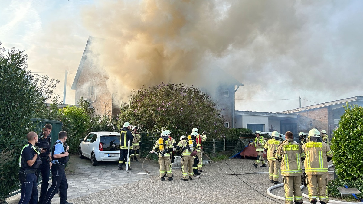 FF Goch: Zwei Verletzte nach Wohnungsbrand - Foto: presseportal.de