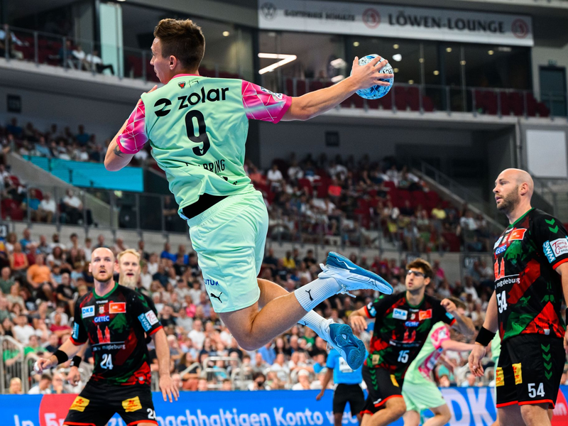 Tollbring war bester Berliner Werfer beim Supercupsieg gegen Magdeburg. - Foto: Marco Wolf/dpa