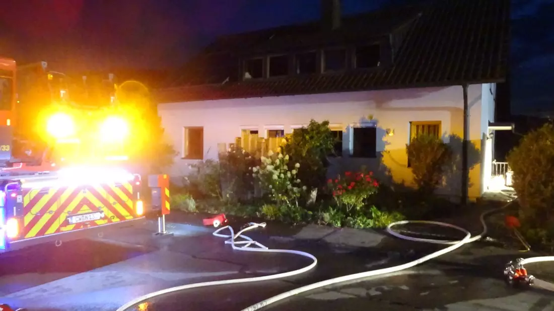 KFV-CW: Kellerbrand macht Einfamilienhaus in Nagold-Iselshausen vorerst unbewohnbar / Photovoltaikanlage und Waffenschrank sind Herausforderungen - Bild: presseportal.de
