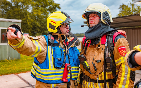 FW Gronau: 130 deutsche und niederländische Feuerwehrkräfte üben gemeinsam / Gelebte Zusammenarbeit der Feuerwehren aus der niederländisch-deutschen Grenzregion beim 2. Internationalen Treffen der Feuerwehren - Foto: presseportal.de
