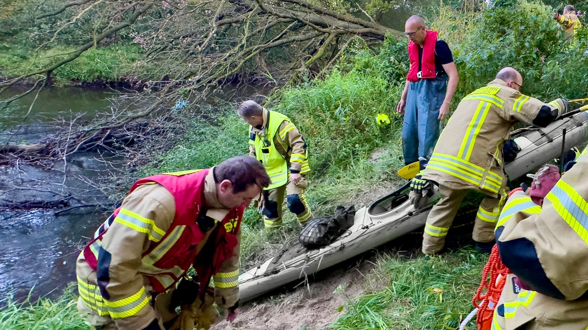 FW-OLL: Kajakfahrer durch Feuerwehr gerettet - Strömung zu stark (KORREKTURMELDUNG Bildänderung) - Foto: presseportal.de