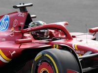 McLaren im Positionskampf in Monza. - Foto: Luca Bruno/AP/dpa
